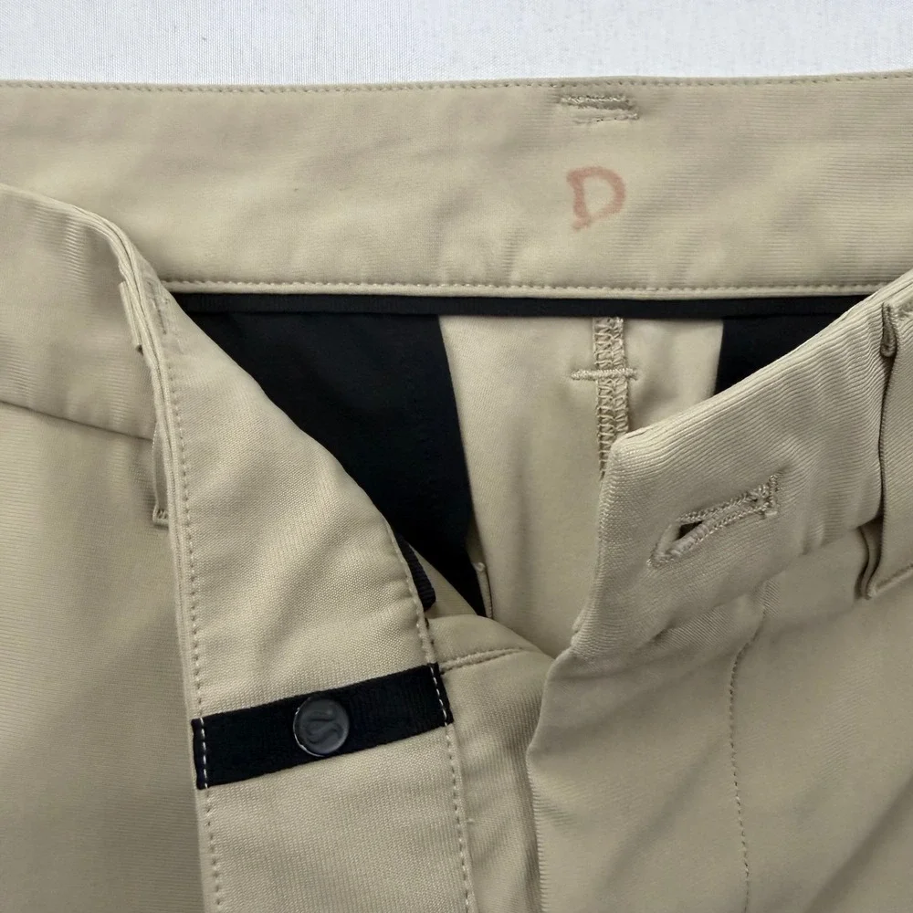 Lululemon Commission Pant Slim Men 30x30 Khaki Tan Performance Chino Trousers